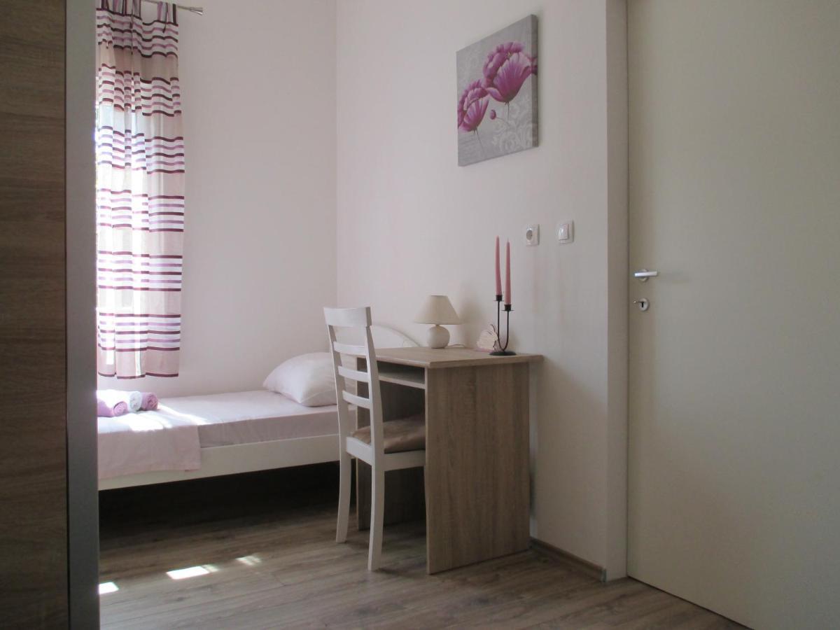 Apartment Near Center,Beach,Bus +Free Parking Задар Екстериор снимка